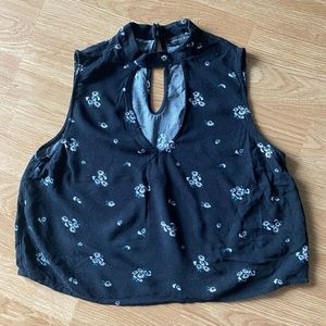 Kendall & Kylie Black Floral Key Hole Tank Top